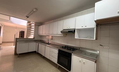 CASA EXCELENTE UBICACION