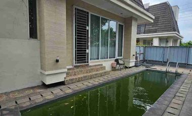 DIJUAL & DISEWAKAN RUMAH BAGUS (Siap Huni/ Furnished) KEMANG UTARA JAKARTA SELATAN. 

bangunan 3 lantai
Lt.126 m²
Lb.254 m²
Listrik 7,700
Bedrooms 3+2
Bathrooms 3+1
Garasi 2 mobil
Dapur kotor dan bersih
Private Swimming Pool
bebas banjir 

Jual: 5.2 Milyar Nego (SHM)
Sewa: 260jt/th