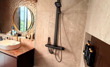 Dijual Rumah baru dengan kolam renang Darmakusuma dekat BPK Singgasana, Bintang Mulia, GBI Mekar Wangi Stairway, Rs.Immanuel, Rs.Santosa, Tol Moh.Toha