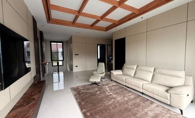 Dijual Rumah baru dengan kolam renang Darmakusuma dekat BPK Singgasana, Bintang Mulia, GBI Mekar Wangi Stairway, Rs.Immanuel, Rs.Santosa, Tol Moh.Toha