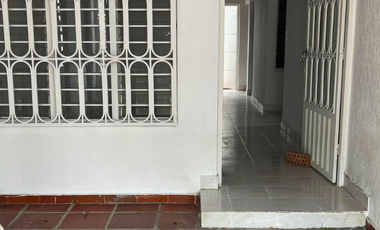 ARRIENDO CASA BARRIO EL BOSQUE