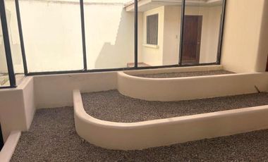 Elegante villa en venta con 546m2T sector Ordóñez Lasso Cuenca Ec.