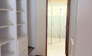 Elegante villa en venta con 546m2T sector Ordóñez Lasso Cuenca Ec.