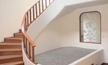 Elegante villa en venta con 546m2T sector Ordóñez Lasso Cuenca Ec.