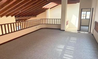 Elegante villa en venta con 546m2T sector Ordóñez Lasso Cuenca Ec.