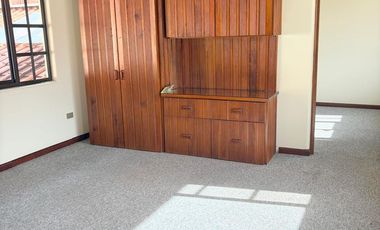 Elegante villa en venta con 546m2T sector Ordóñez Lasso Cuenca Ec.