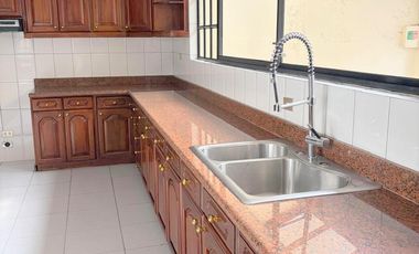 Elegante villa en venta con 546m2T sector Ordóñez Lasso Cuenca Ec.