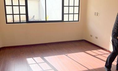 Elegante villa en venta con 546m2T sector Ordóñez Lasso Cuenca Ec.