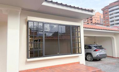 Elegante villa en venta con 546m2T sector Ordóñez Lasso Cuenca Ec.