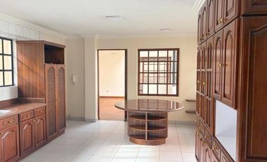 Elegante villa en venta con 546m2T sector Ordóñez Lasso Cuenca Ec.