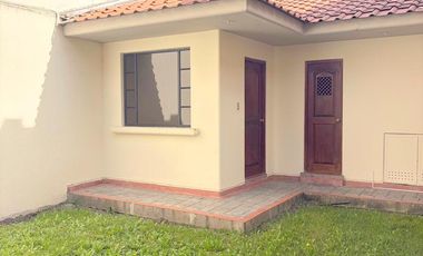 Elegante villa en venta con 546m2T sector Ordóñez Lasso Cuenca Ec.