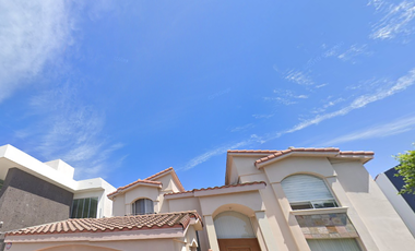 VENTA DE CASA EN LA COLONIA JARDINES DE CHAPULTEPEC S-E EN TIJUANA EN BAJA CALIFORNIA