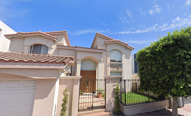 VENTA DE CASA EN LA COLONIA JARDINES DE CHAPULTEPEC S-E EN TIJUANA EN BAJA CALIFORNIA