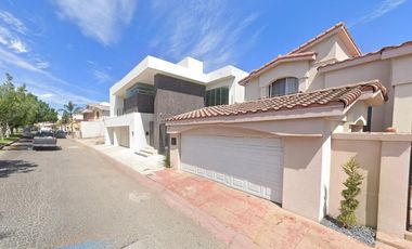 VENTA DE CASA EN LA COLONIA JARDINES DE CHAPULTEPEC S-E EN TIJUANA EN BAJA CALIFORNIA