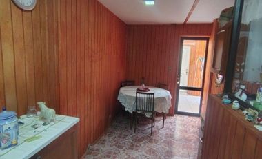 Hermosa casa de 2 pisos ubicada en el sector de Villa El Bosque 6.200 UF