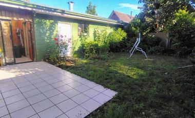 Hermosa casa de 2 pisos ubicada en el sector de Villa El Bosque 6.200 UF