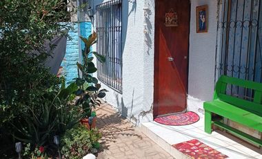 Casa En Venta cerca Metro estacion Santiago Bueras