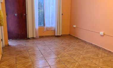 Casa En Venta cerca Metro estacion Santiago Bueras