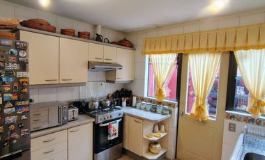 Excelente propiedad ubicada en el sector El Bosque $ 298.000.000