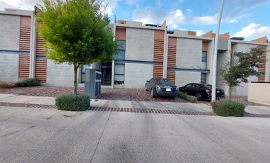 ZAKIA DUPLEX PA CON ROOF GARDEN 3REC/BAÑO ALBERCA GYM SALIDA AEROPUERTO/JURIQUILLA/CENTRO