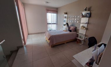 ZAKIA DUPLEX PA CON ROOF GARDEN 3REC/BAÑO ALBERCA GYM SALIDA AEROPUERTO/JURIQUILLA/CENTRO