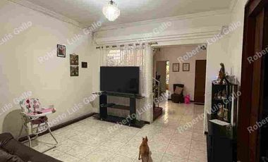 Vendo casa 3er. piso cerca a la placita de flores