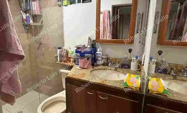 Vendo casa 3er. piso cerca a la placita de flores