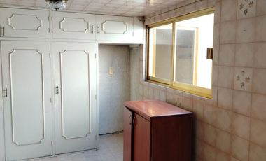 Casa 4 recamaras y edificio 10 consultorios en colon toluca y las torres