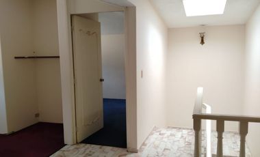 Casa 4 recamaras y edificio 10 consultorios en colon toluca y las torres