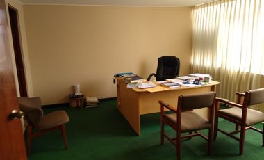 OFICINA 55 m² EN VENTA – Cdra. 7 Av. ARENALES – VISTA EXTERNA – $80,000