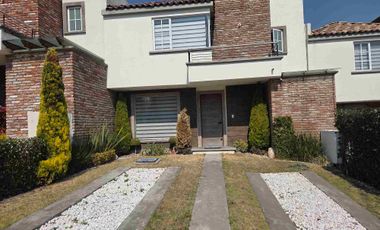 Casa en la Floresta en Bosques del Lago
