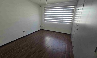 Casa en la Floresta en Bosques del Lago