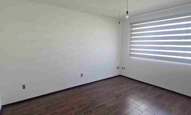 Casa en la Floresta en Bosques del Lago