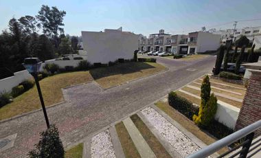 Casa en la Floresta en Bosques del Lago