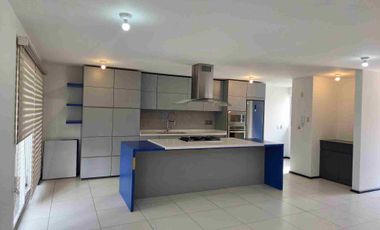 Casa en la Floresta en Bosques del Lago