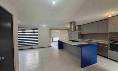 Casa en la Floresta en Bosques del Lago