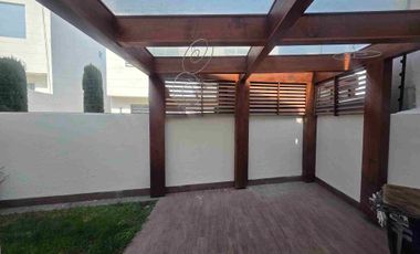 Casa en la Floresta en Bosques del Lago