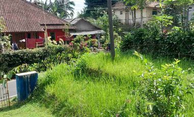 dijual lahan + bangunan semi villa pinggir jalan udara sejuk