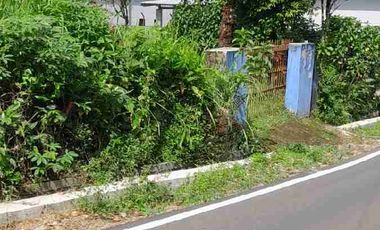 dijual lahan + bangunan semi villa pinggir jalan udara sejuk