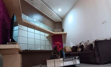 RUMAH BAGUS MINIMALIS MODERN 2 LANTAI DEKAT TOL, UNIVERSITAS SIAP HUNI DI SUTAMI BANDUNG