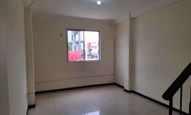 Casa de alquiler en Urbanización Villa Club, 3 dormitorios con baño propio.