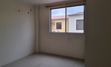 Casa de alquiler en Urbanización Villa Club, 3 dormitorios con baño propio.