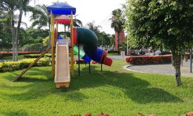 Casa de alquiler en Urbanización Villa Club, 3 dormitorios con baño propio.