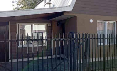 Acogedora propiedad pareada Pasaje San Francisco $ 130.000.000.