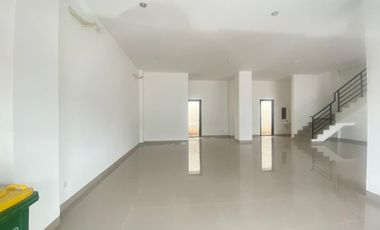 Disewakan Ruko Conifera – 3 Lantai, 2 Unit Gandeng (Open Space), (007)