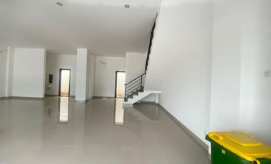 Disewakan Ruko Conifera – 3 Lantai, 2 Unit Gandeng (Open Space), (007)