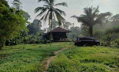 Di Jual tanah beserta Rumah kayu 1 lantai 3 kamar tidur dengan luas tanah 5500 meter di serang banten kota