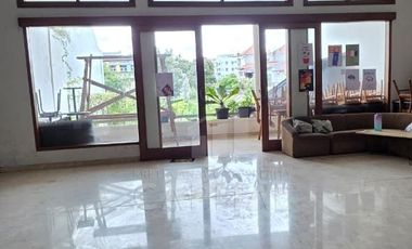 RUANG USAHA SIAP PAKAI LOKASI STRATEGIS AREA KULINER DI SUTAMI BANDUNG