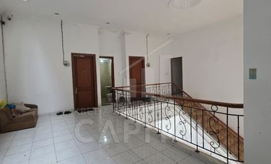 RUANG USAHA SIAP PAKAI LOKASI STRATEGIS AREA KULINER DI SUTAMI BANDUNG