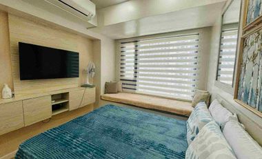 FOR SALE: Large 1BR with Balcony with Seaview in Mandani Bay Cebu. Interior Designed with Extra Maid’s Room.